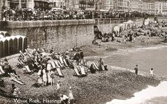 White-Rock-Parade-and-Beach.-1936.